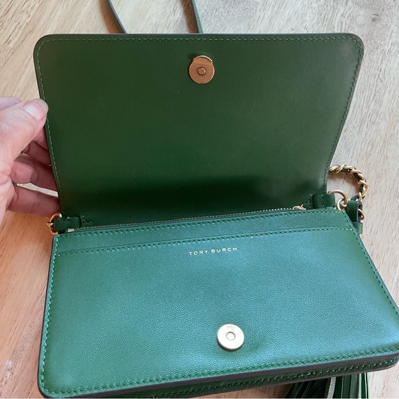 TORY BURCH Green Quilted Fleming Soft Leather Logo Crossbody! New Condition - Picture 5 of 10